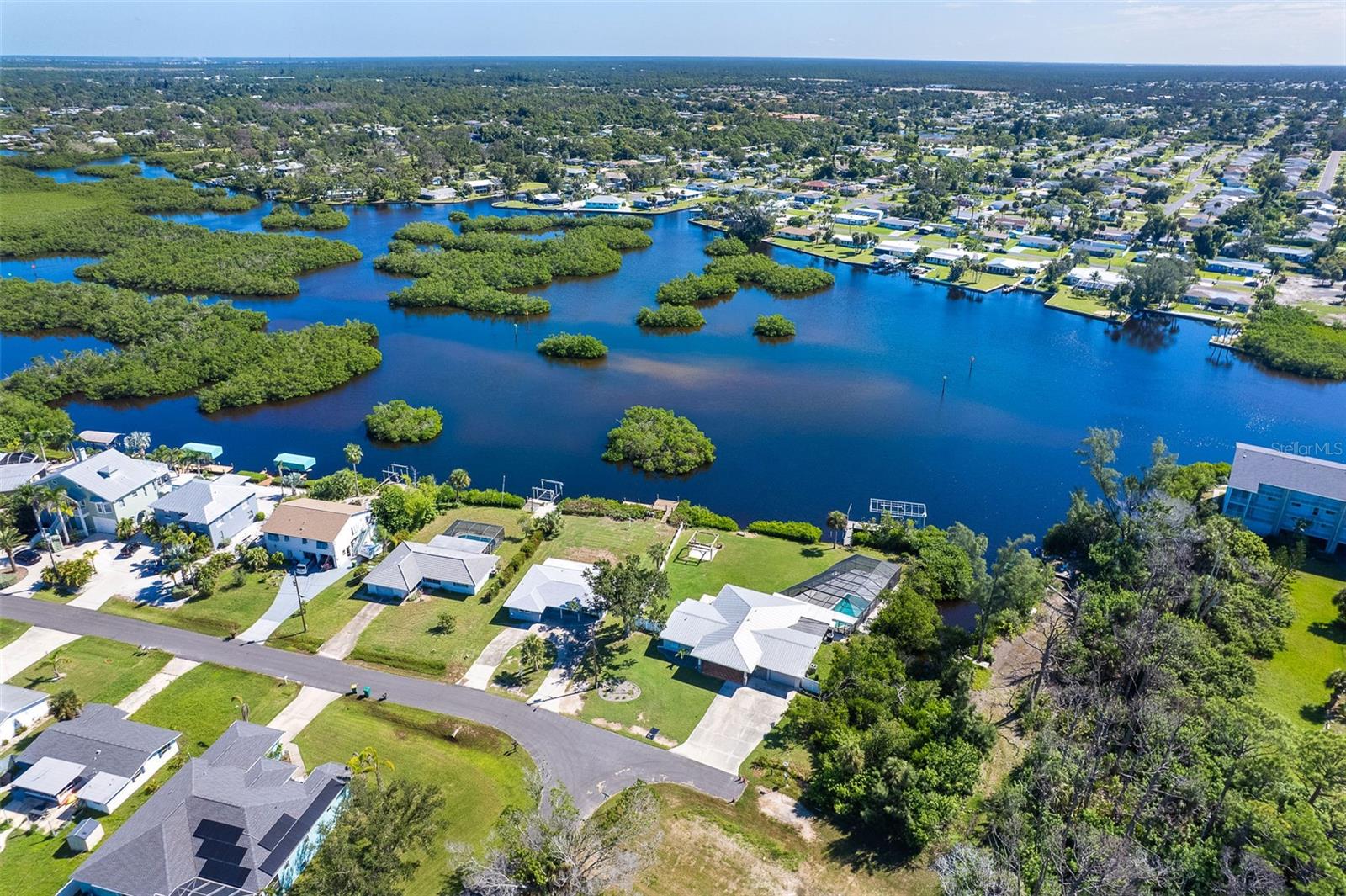 RIVERSIDE PARK - Residential