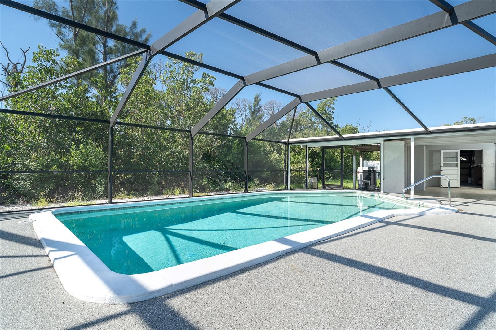 RIVERSIDE PARK - Residential