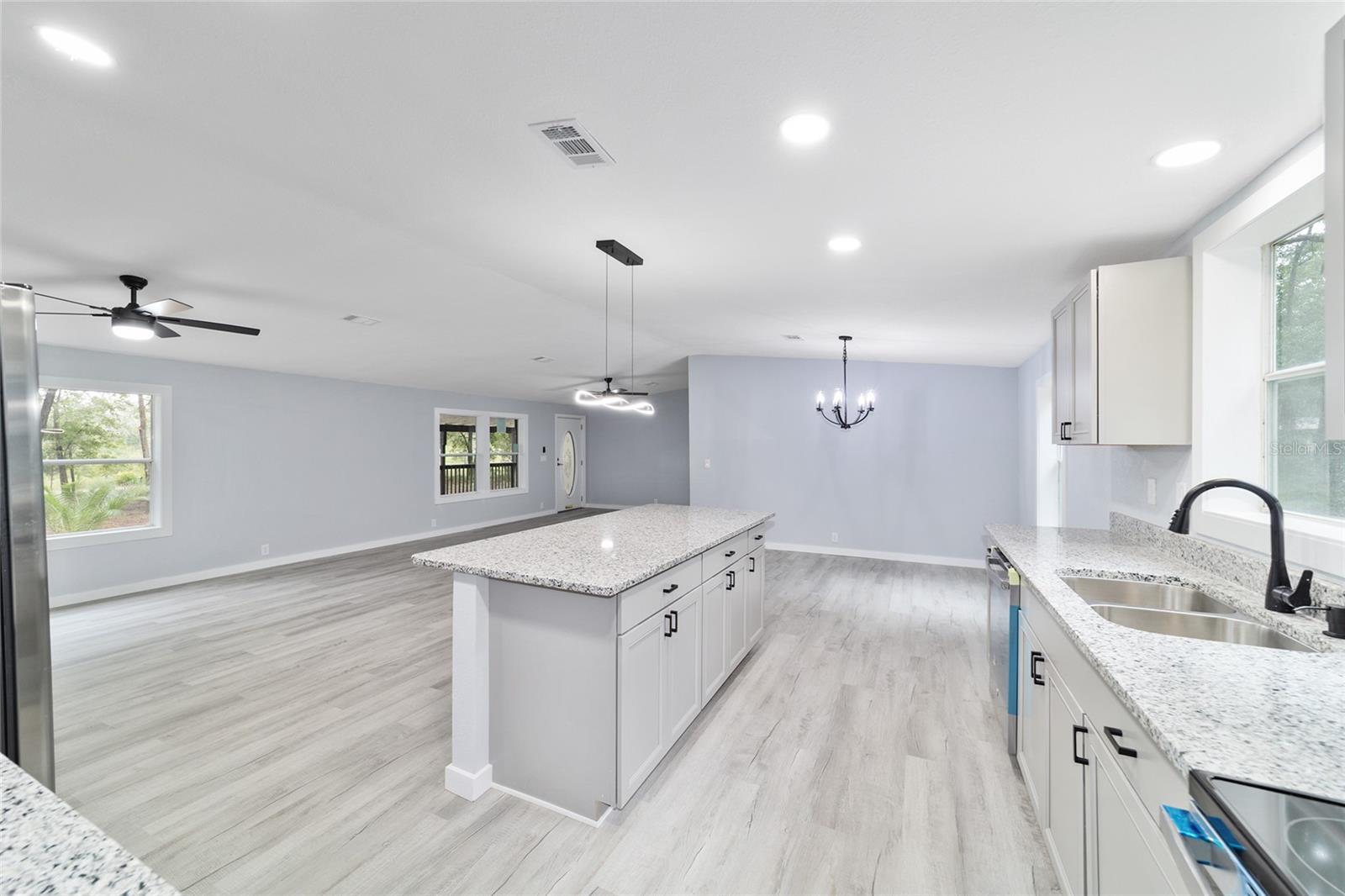 LAKE TROPICANA RANCHETTES - Residential