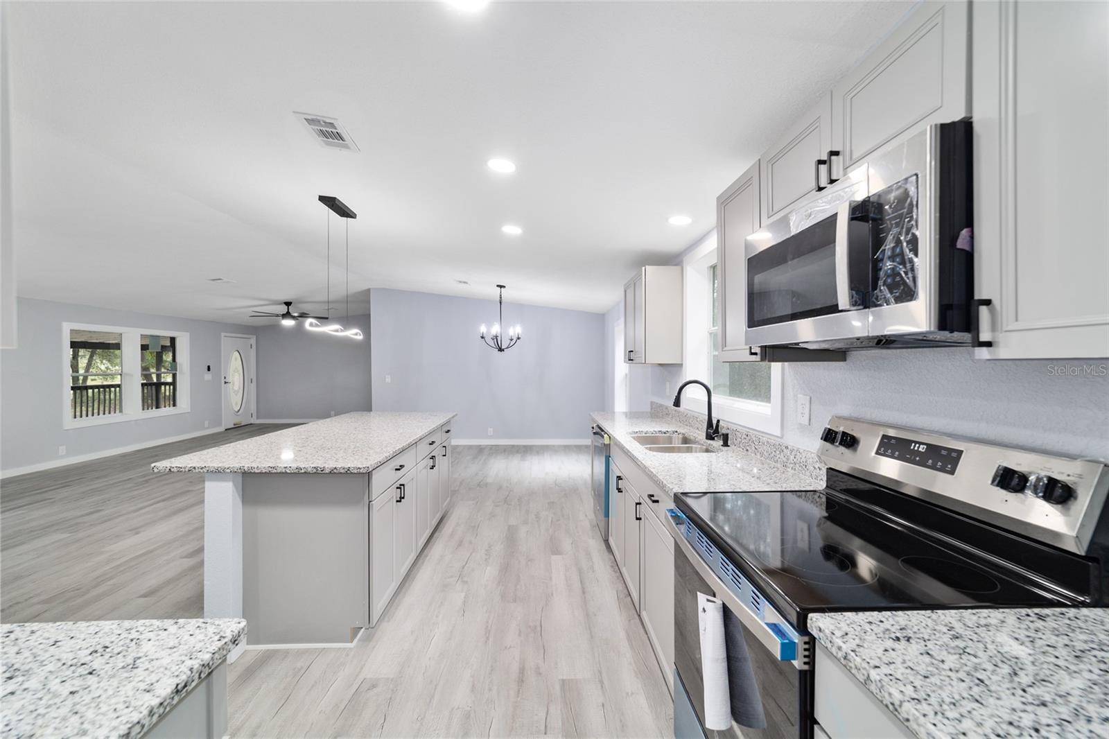 LAKE TROPICANA RANCHETTES - Residential