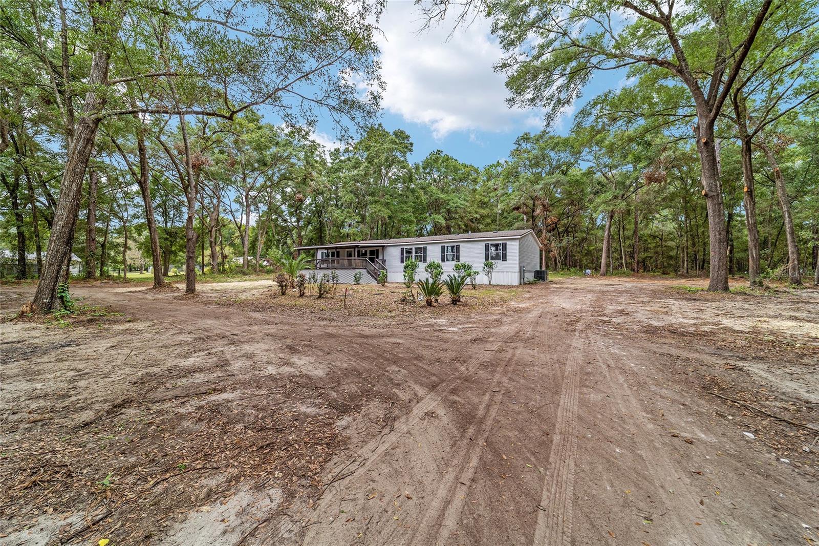 LAKE TROPICANA RANCHETTES - Residential