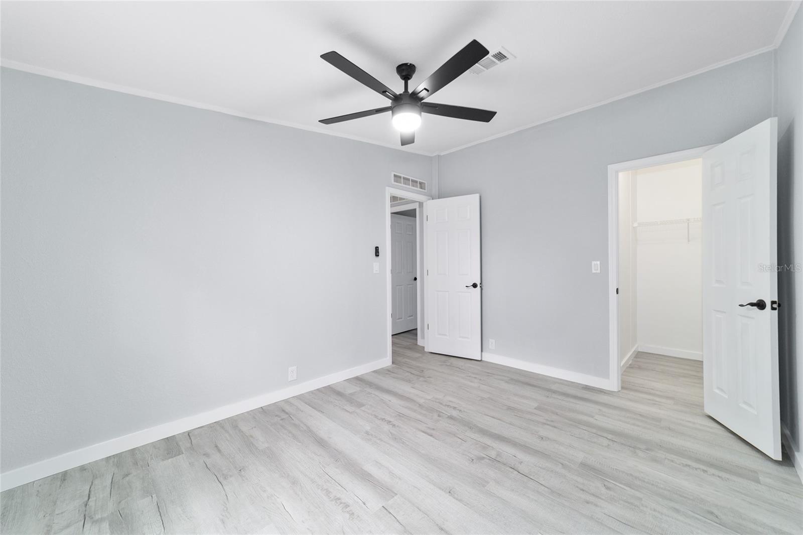 LAKE TROPICANA RANCHETTES - Residential