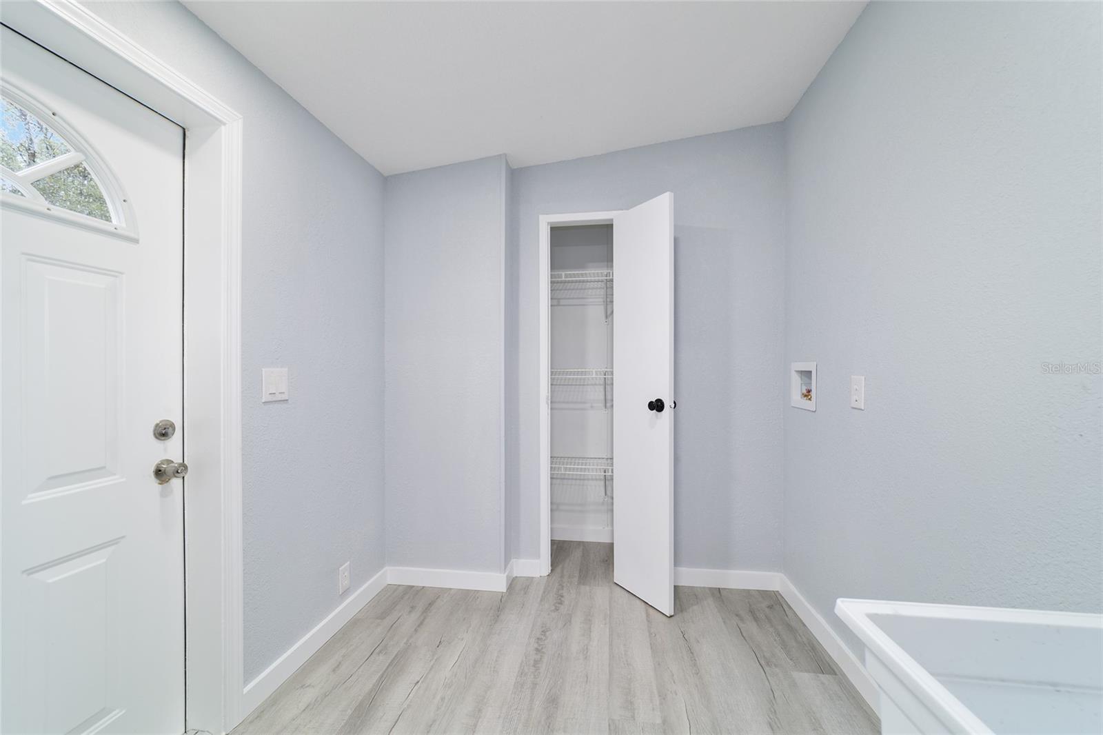 LAKE TROPICANA RANCHETTES - Residential