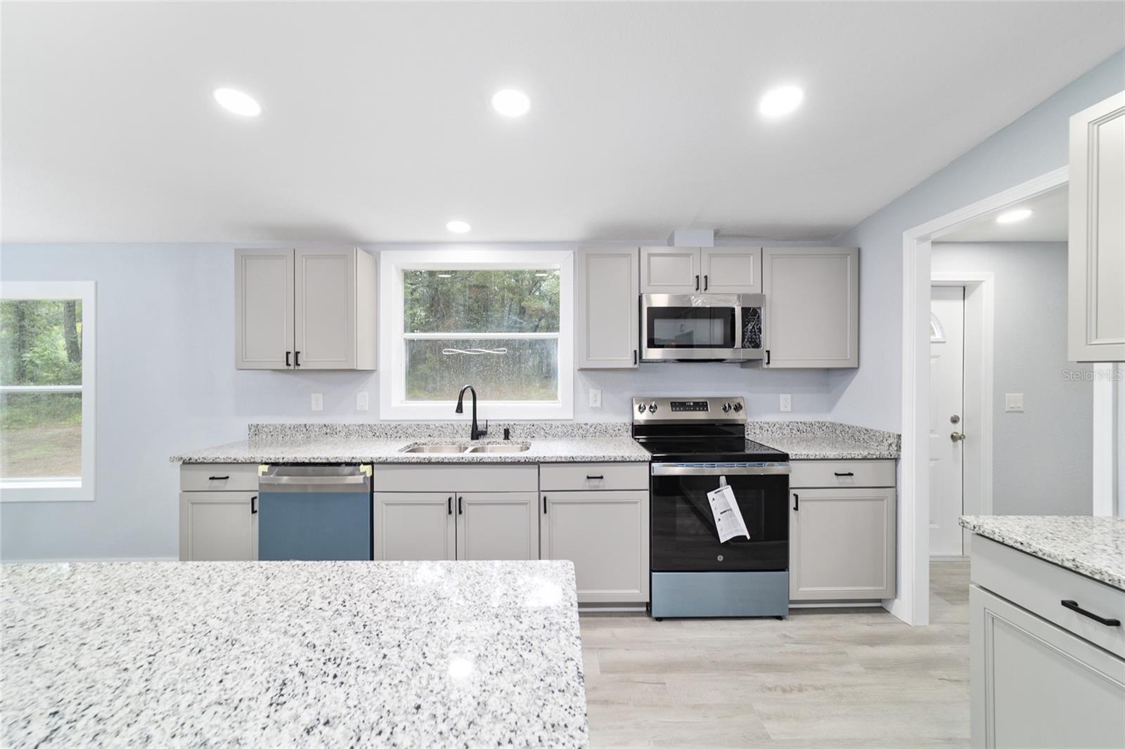 LAKE TROPICANA RANCHETTES - Residential