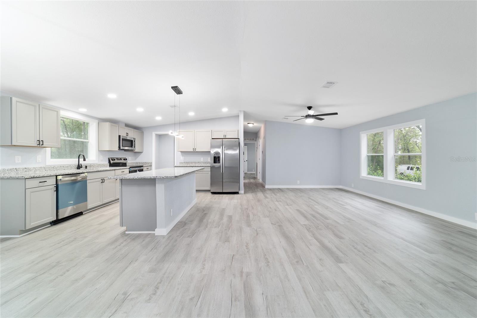 LAKE TROPICANA RANCHETTES - Residential