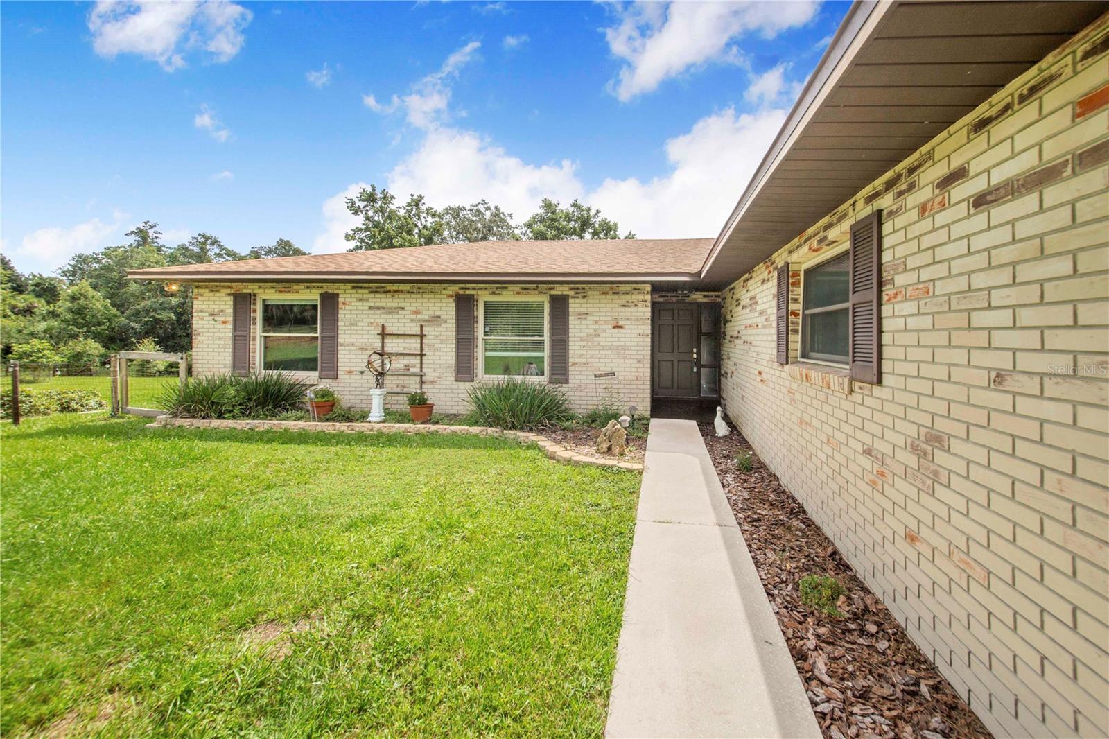 1701 CHAMPAGNE ROAD