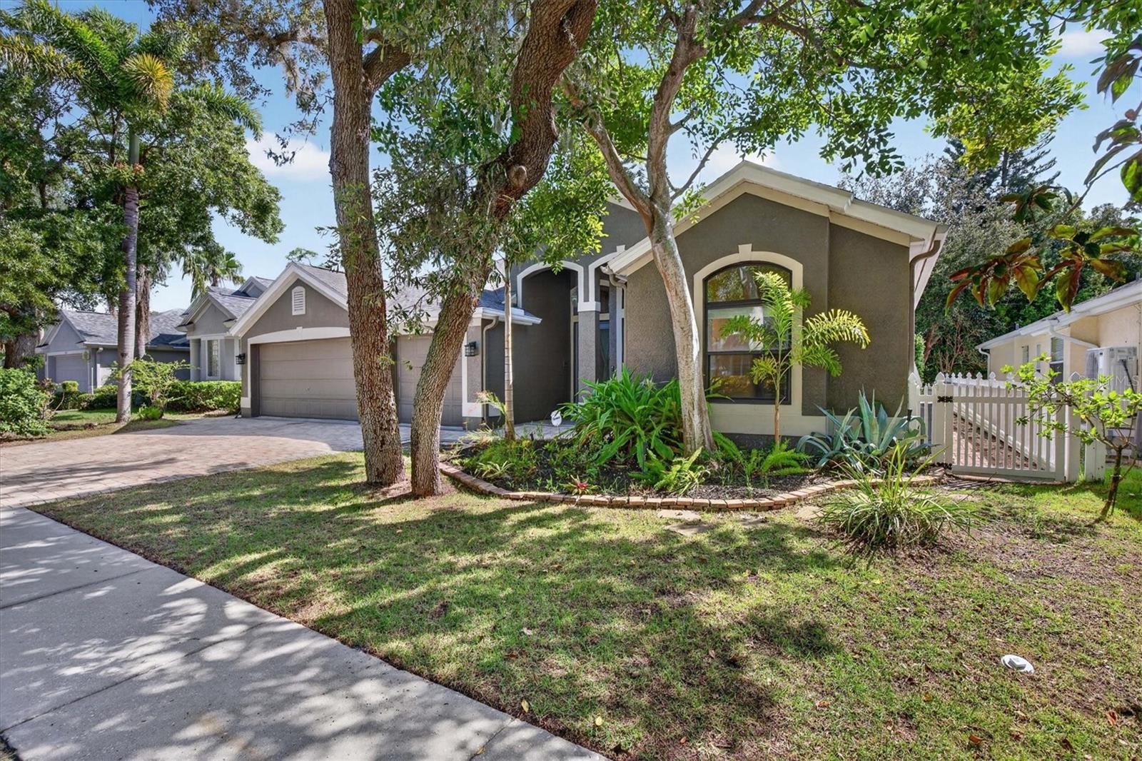 1809 LONGVIEW LANE