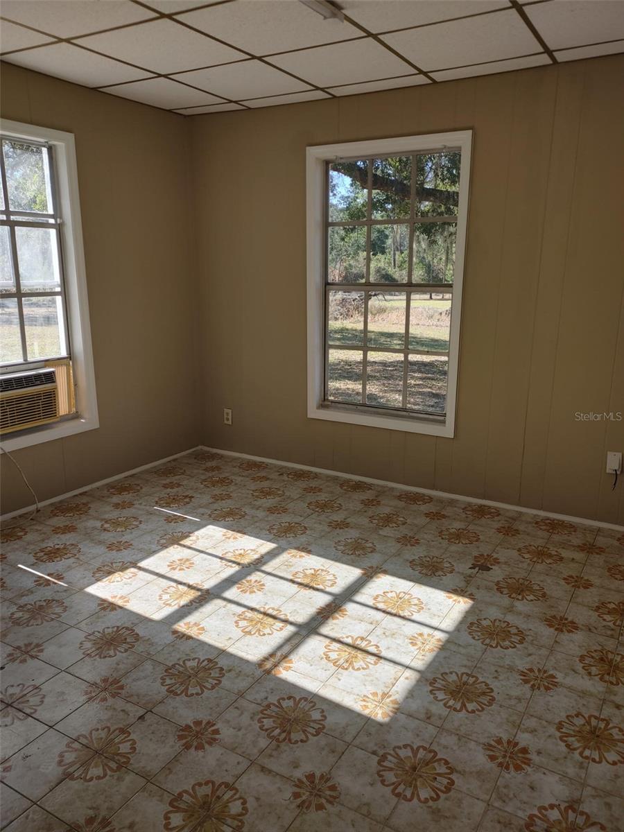 SILVER SPGS ACRES - Residential