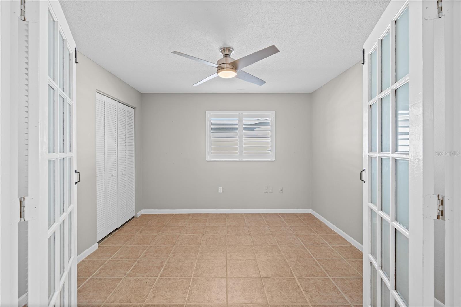 WATERWAY MANOR UNIT 01 - Residential