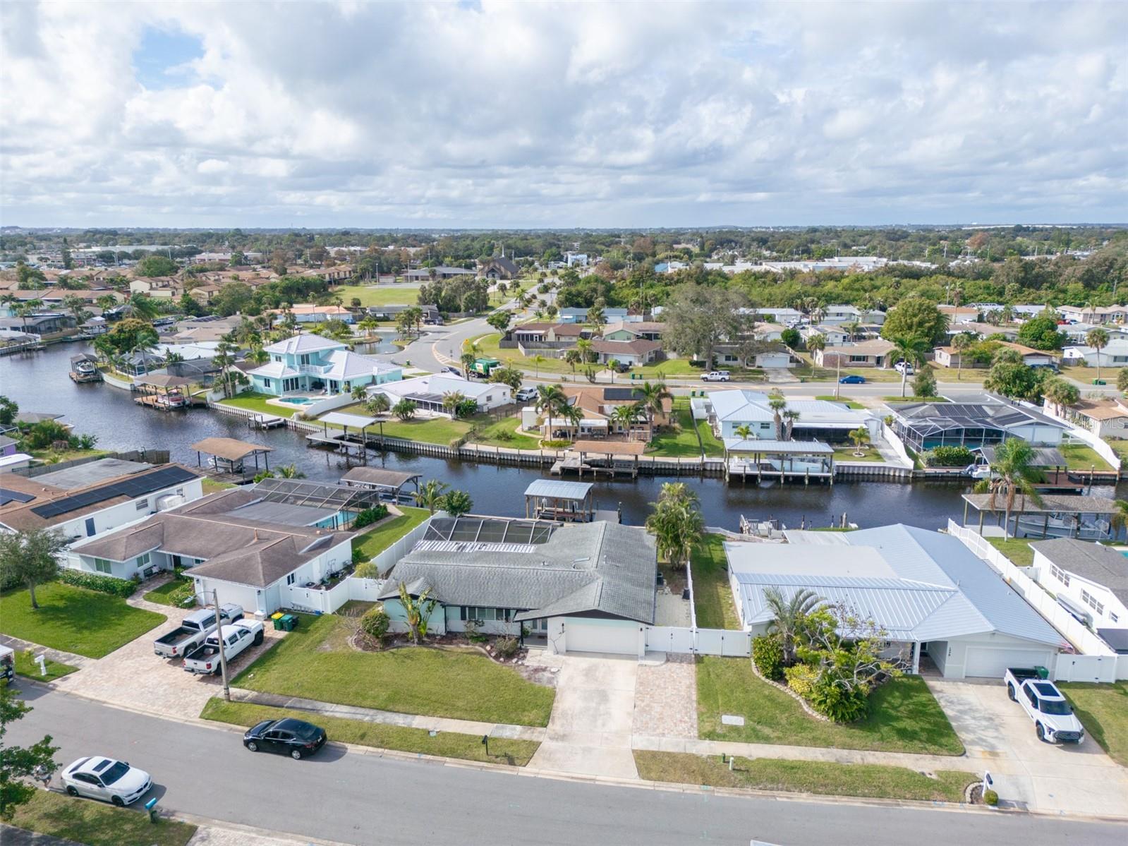 WATERWAY MANOR UNIT 01 - Residential