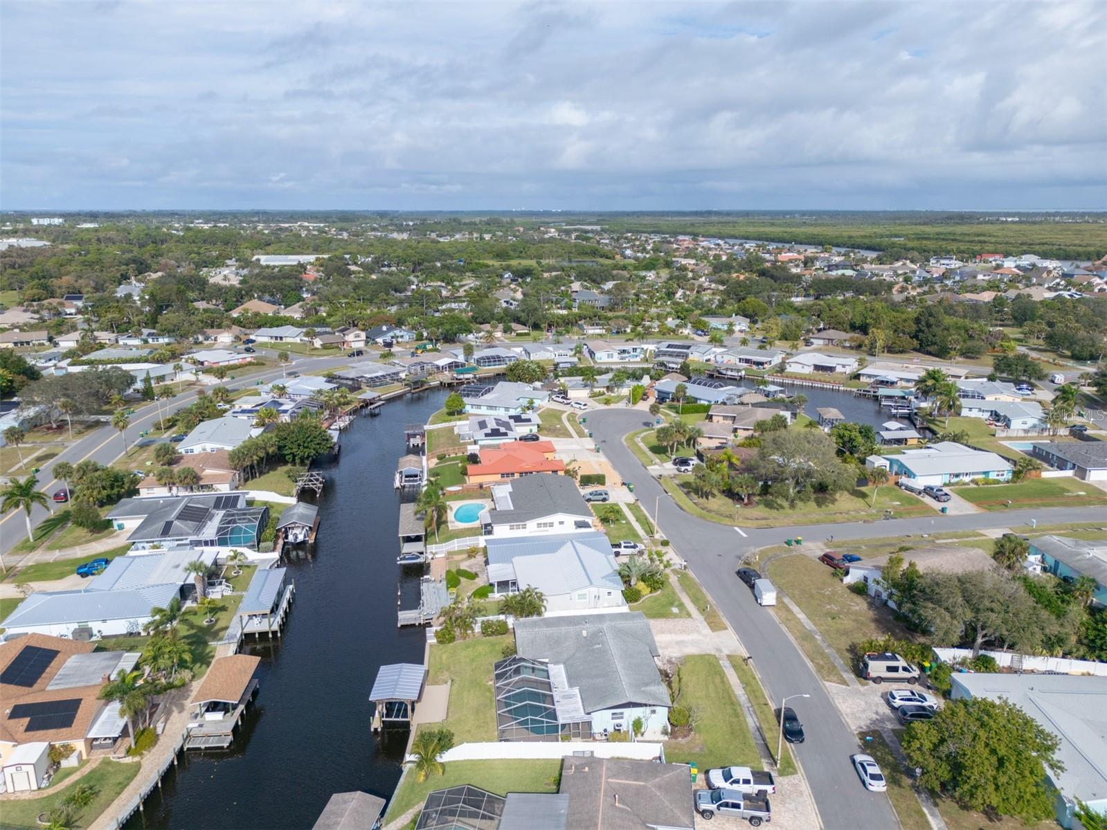 WATERWAY MANOR UNIT 01 - Residential