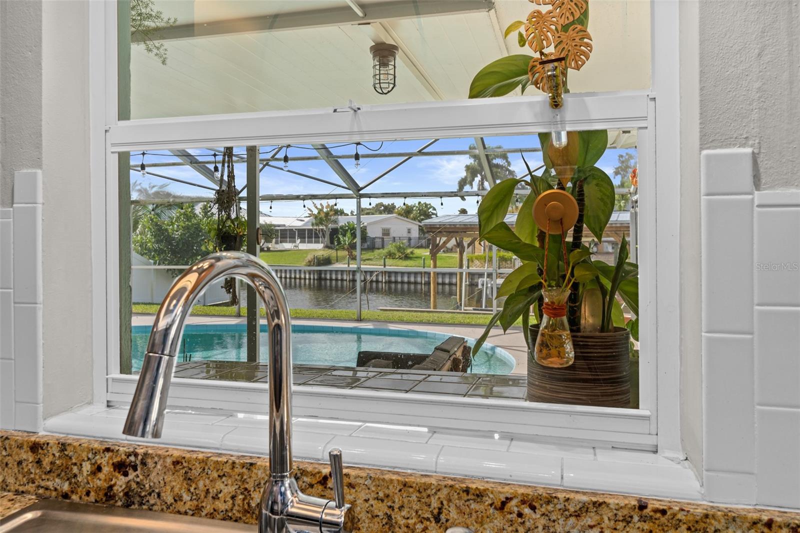 WATERWAY MANOR UNIT 01 - Residential