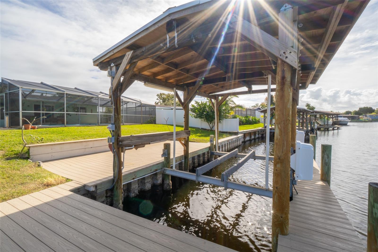 WATERWAY MANOR UNIT 01 - Residential