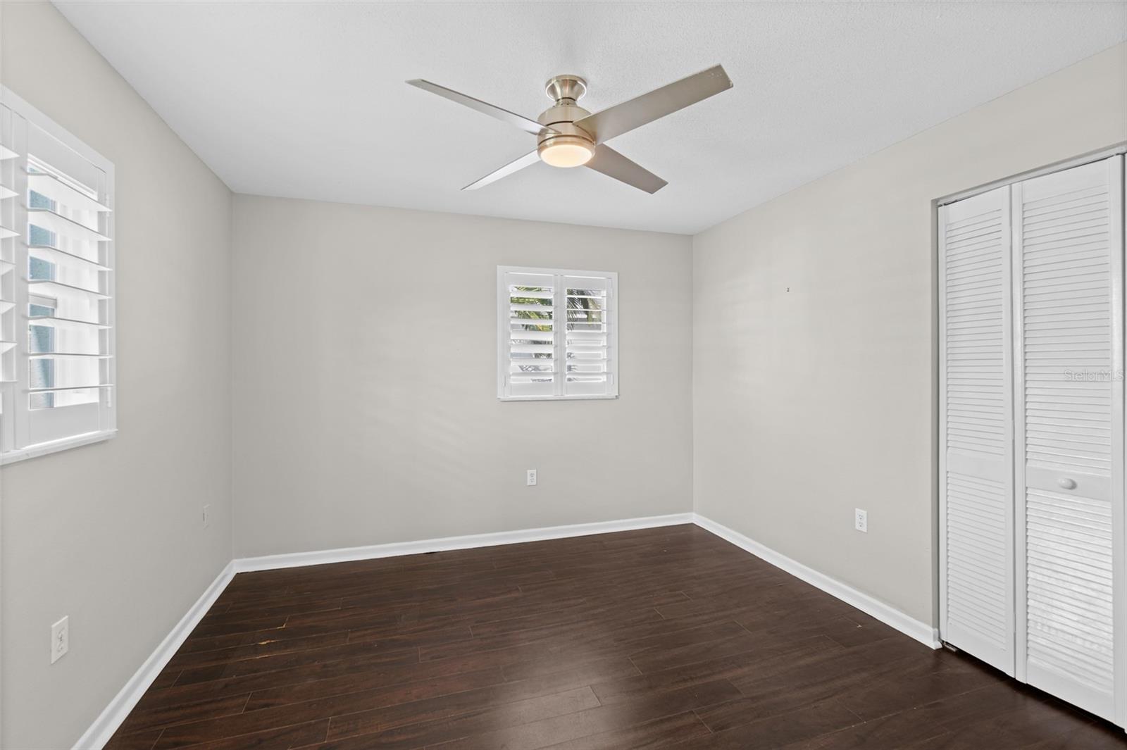 WATERWAY MANOR UNIT 01 - Residential