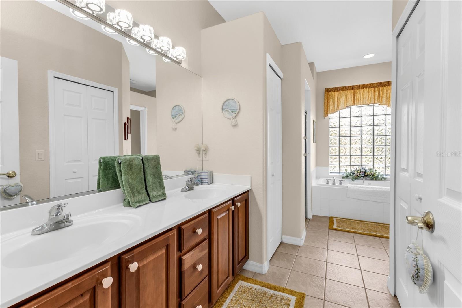 KINGS GATE SUB PH 6 - Residential