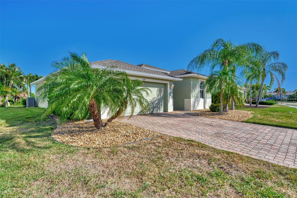 Venice Florida Homes for Sale 400k to 500k 43 Photo of 5249 Canyonland Way, Venice, FL 34293 (MLS # A4665574)