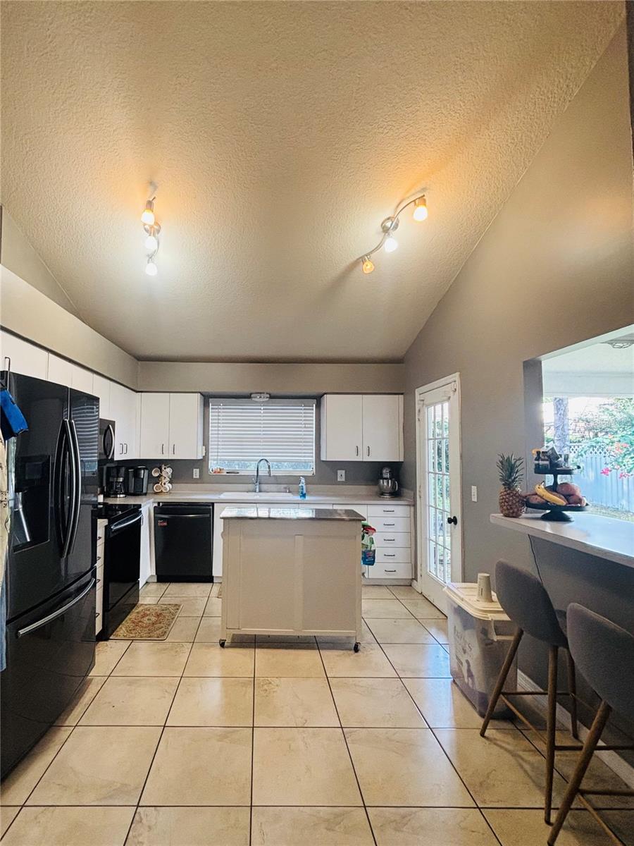 HUNTERS GREEN AREA - Residential Lease