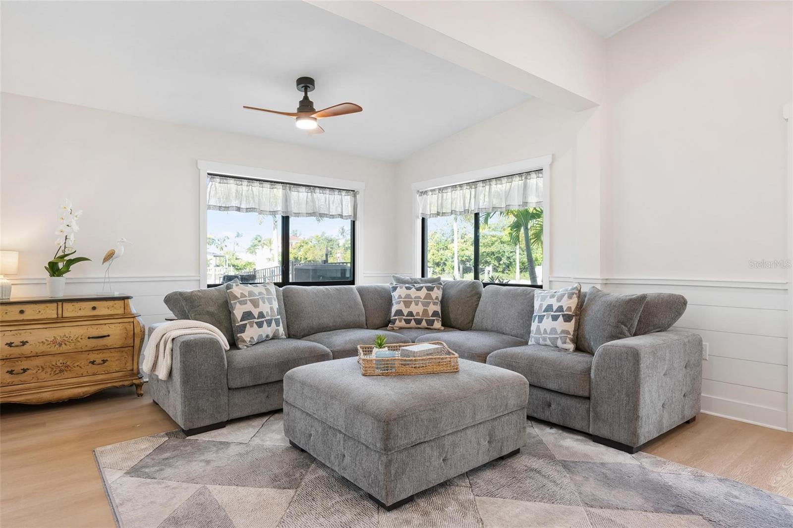 SUNRISE PARK - Residential