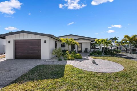 Photo of 401 28th Street, Holmes Beach, FL 34217 (MLS # A4681048)