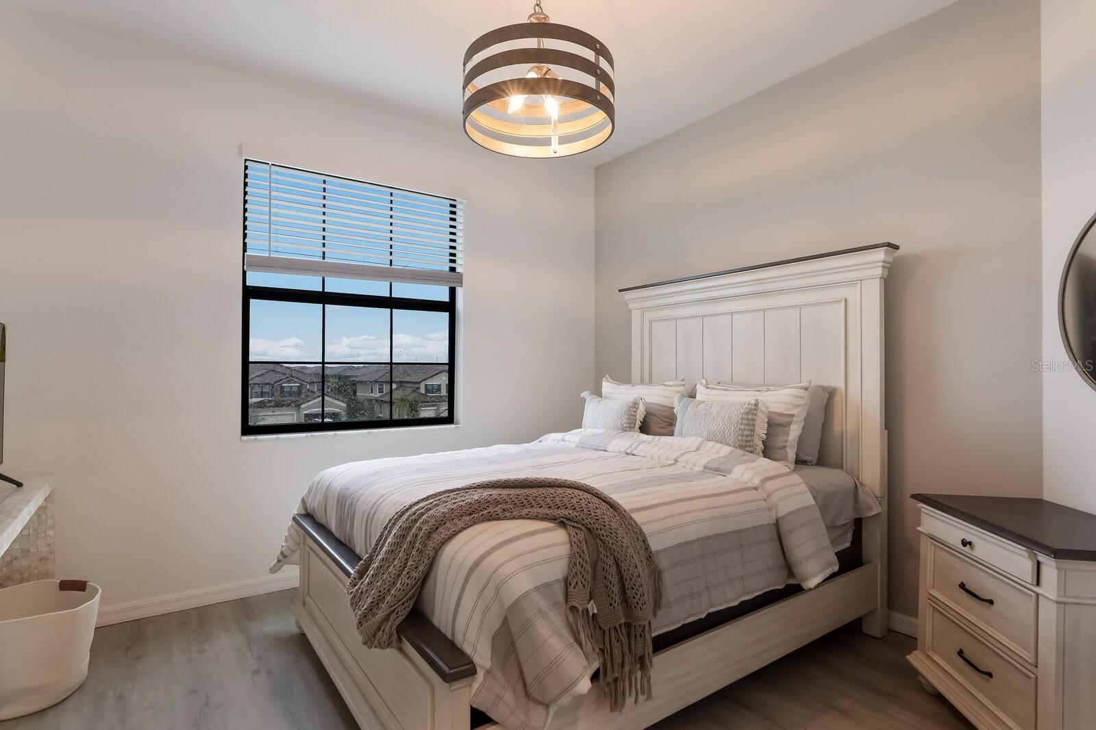 LAKEWOOD NATIONAL - Residential Lease