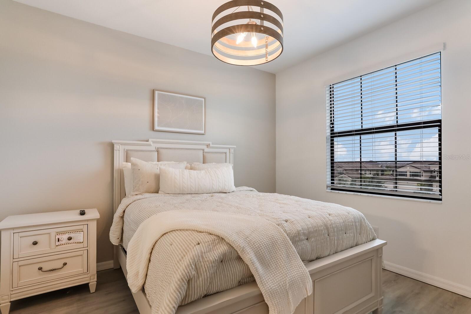 LAKEWOOD NATIONAL - Residential Lease