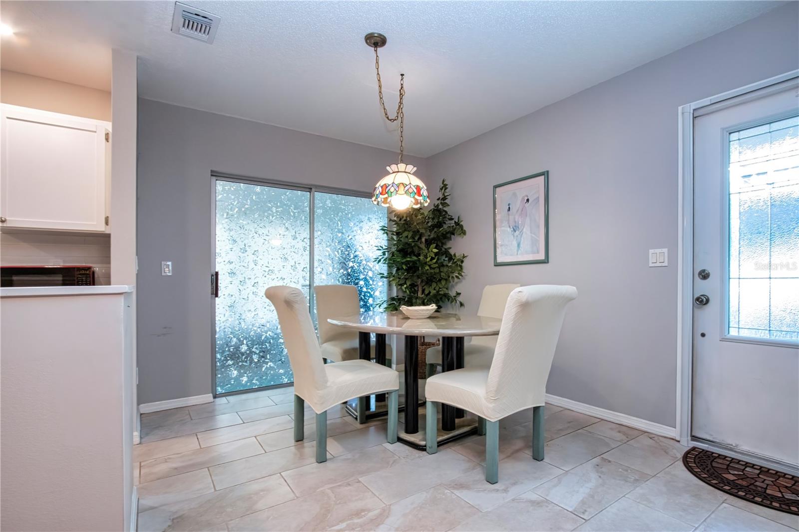 2228 GREENHAVEN DRIVE 384