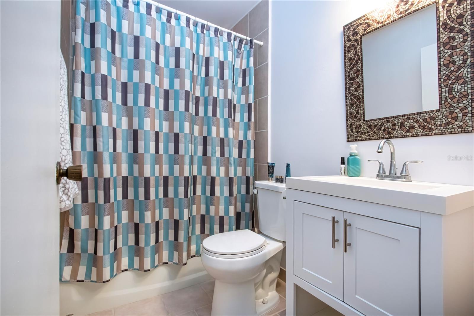 2228 GREENHAVEN DRIVE 384