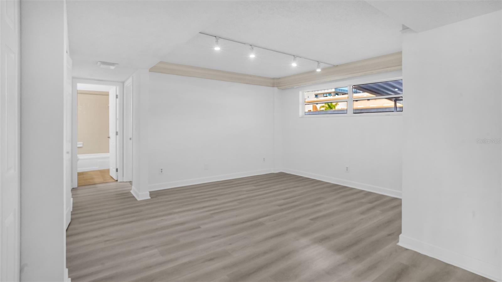 BAY ISLAND GROUP 6 - Residential