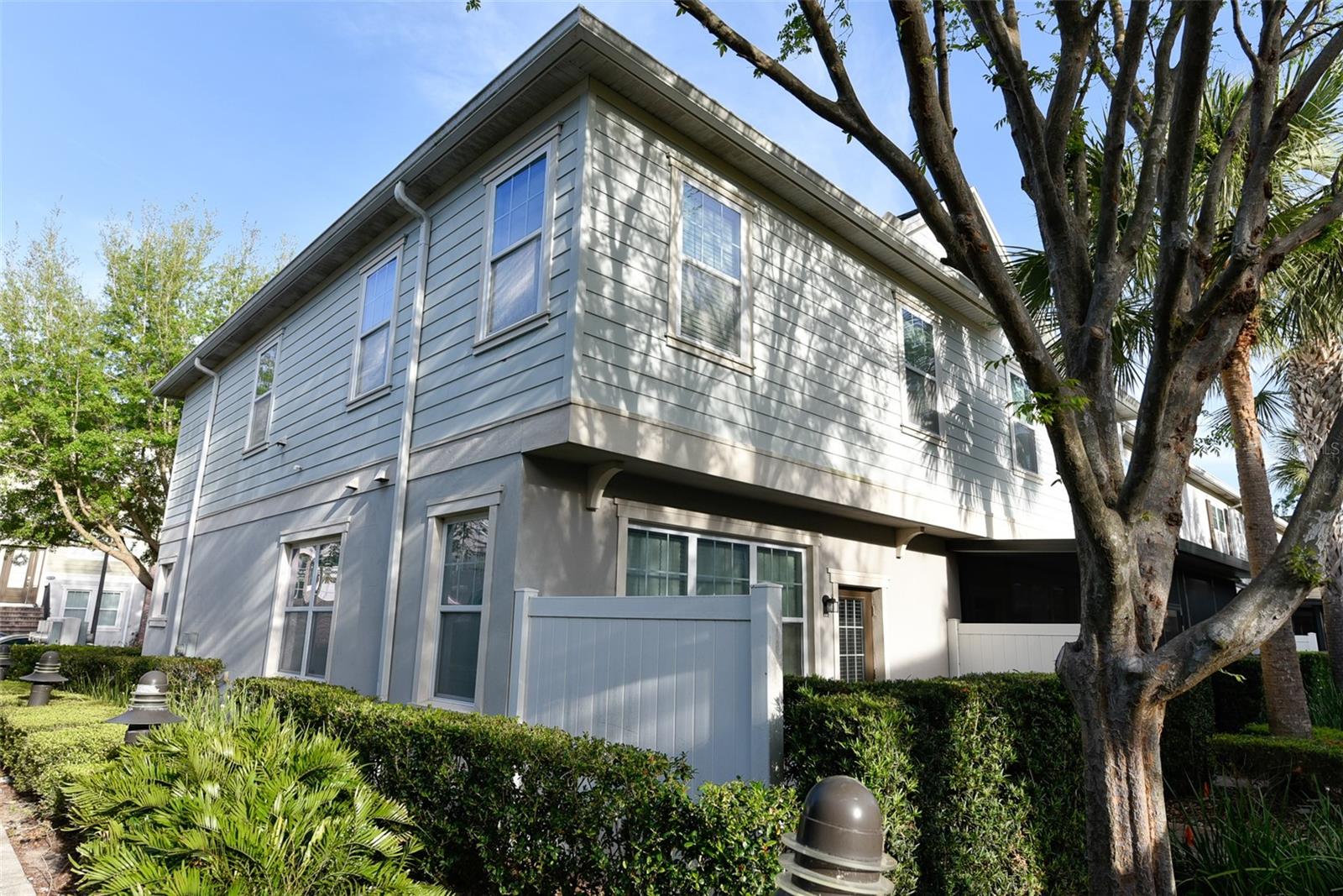 HAMPTONS - SECOND REP - Residential