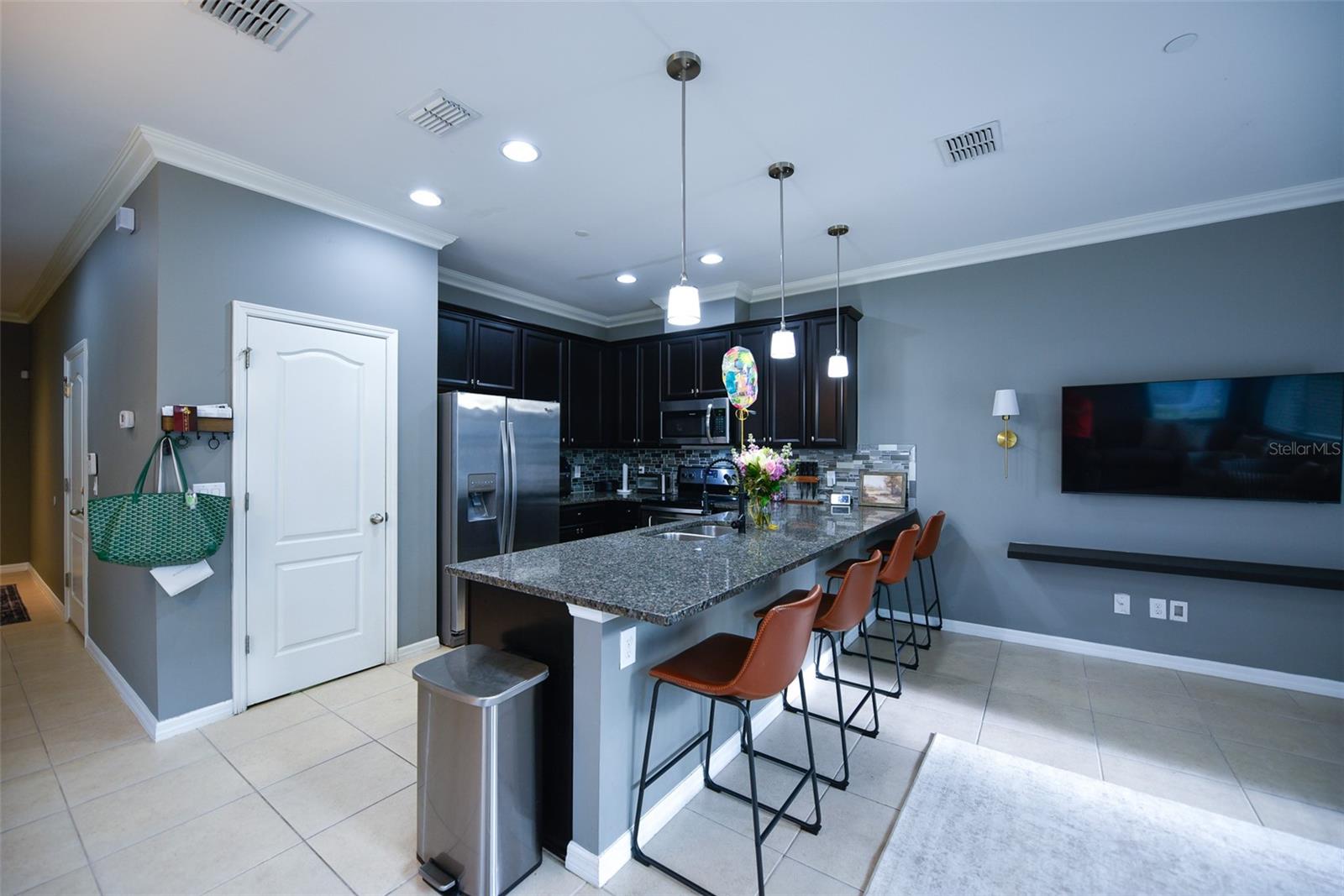HAMPTONS - SECOND REP - Residential