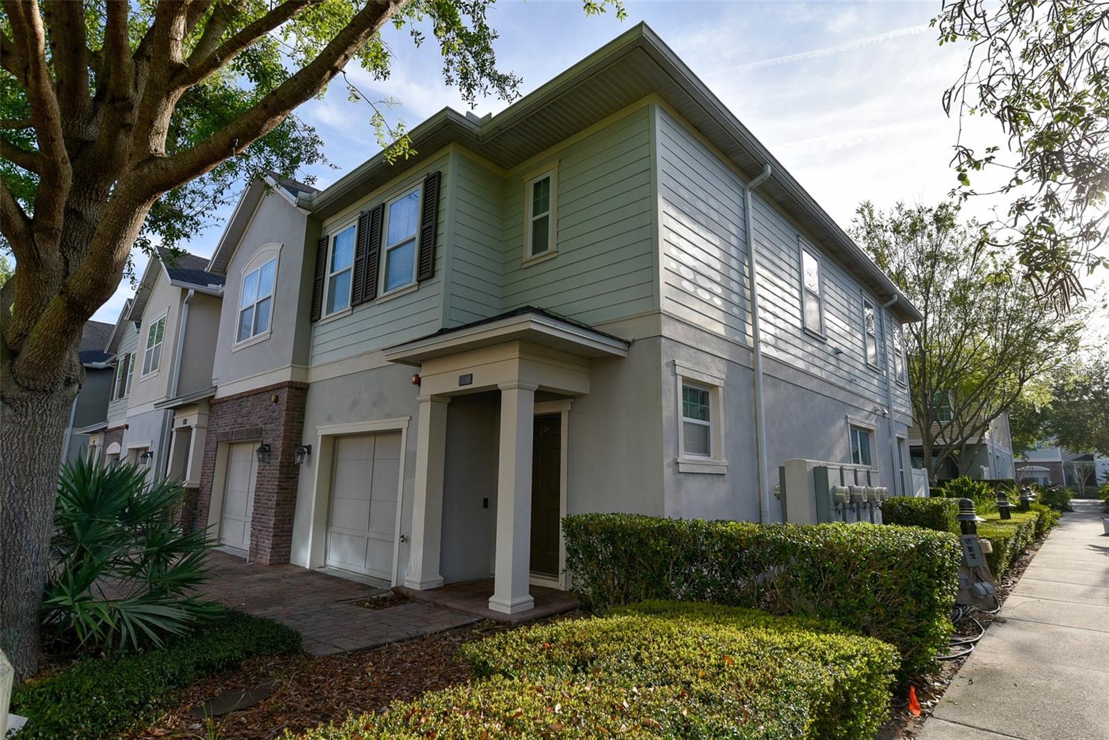HAMPTONS - SECOND REP - Residential
