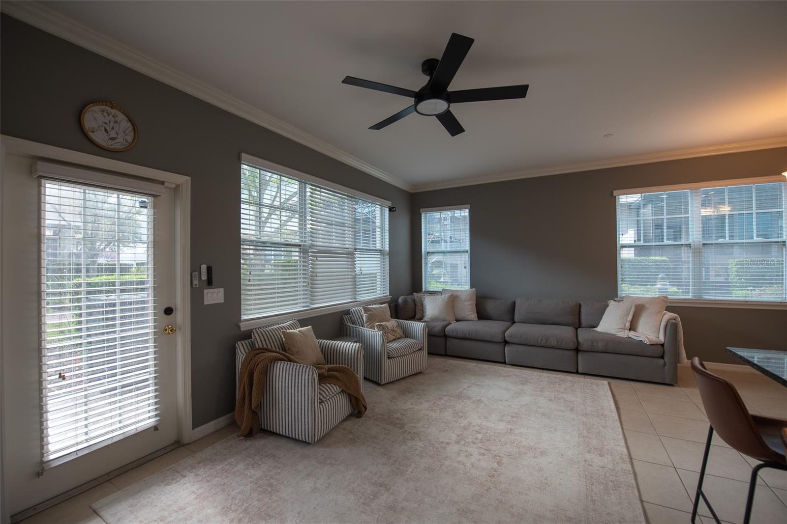 HAMPTONS - SECOND REP - Residential