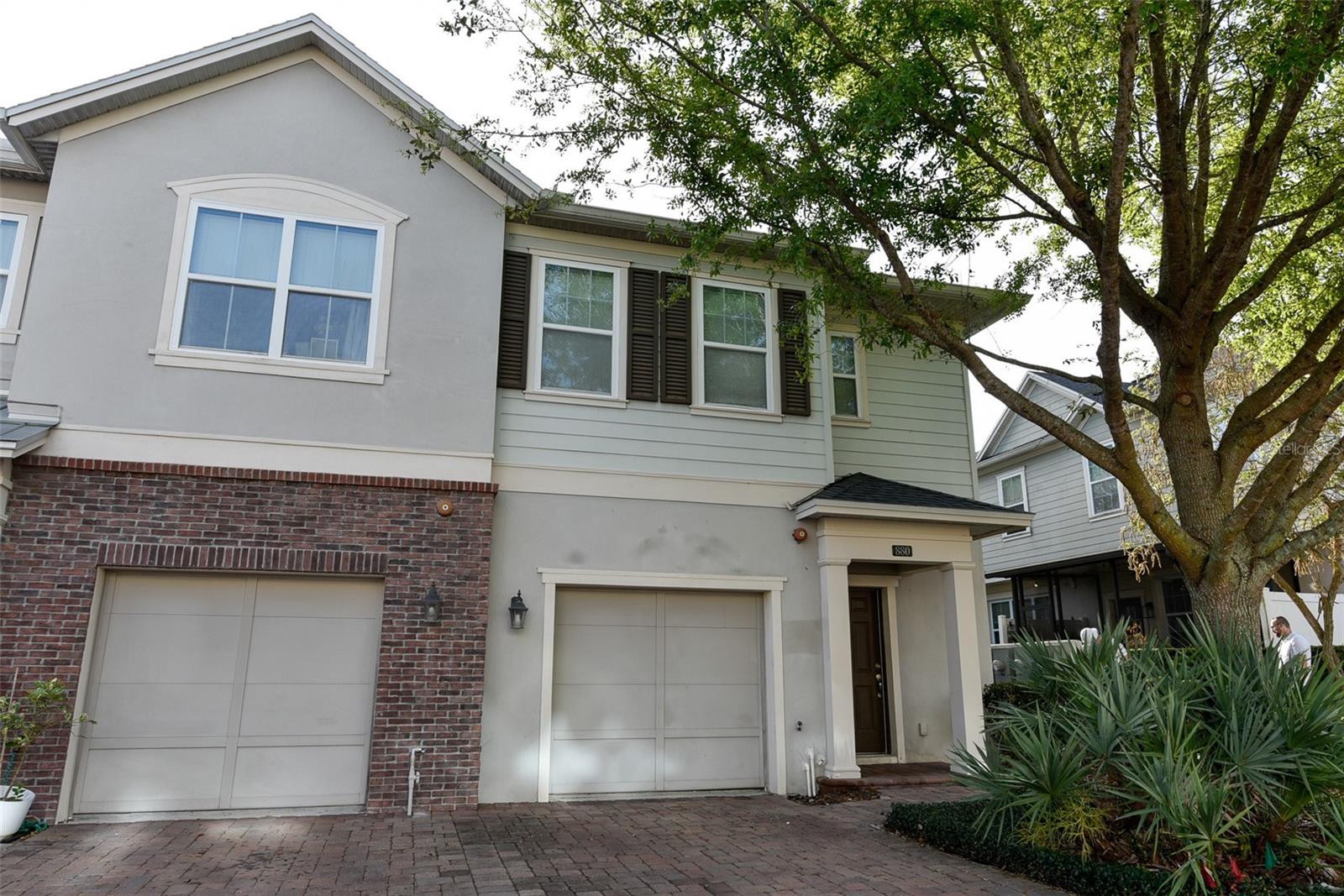 HAMPTONS - SECOND REP - Residential