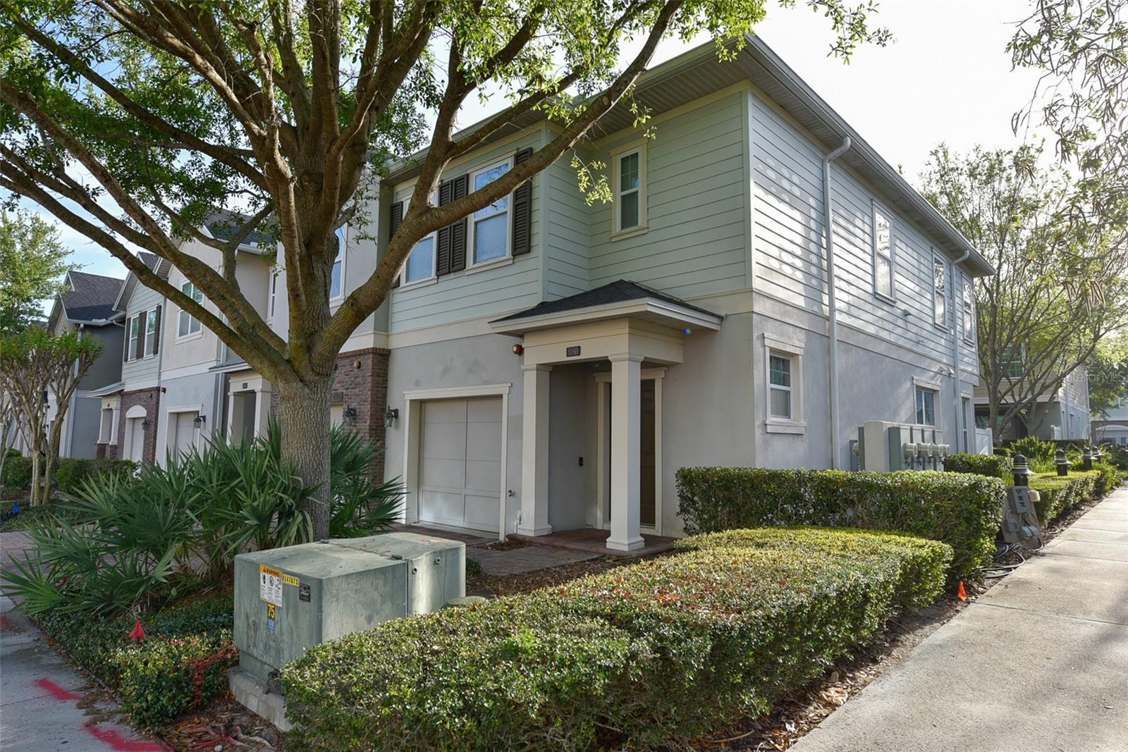 HAMPTONS - SECOND REP - Residential