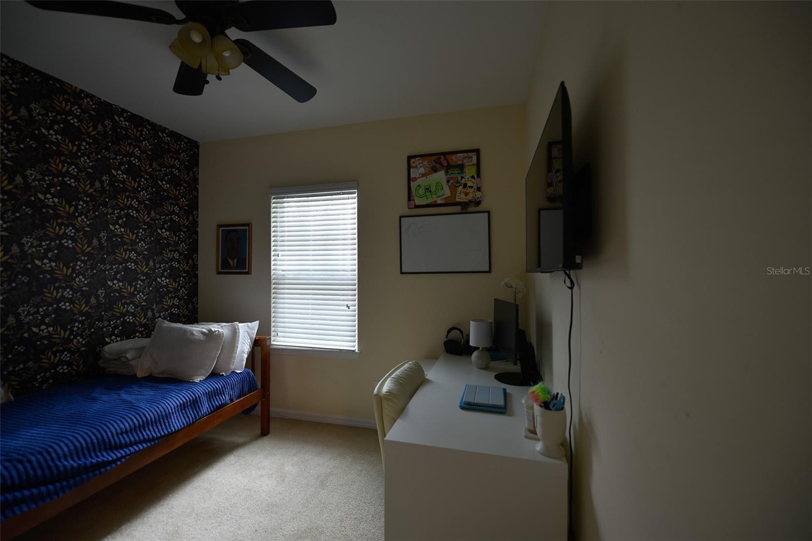 HAMPTONS - SECOND REP - Residential