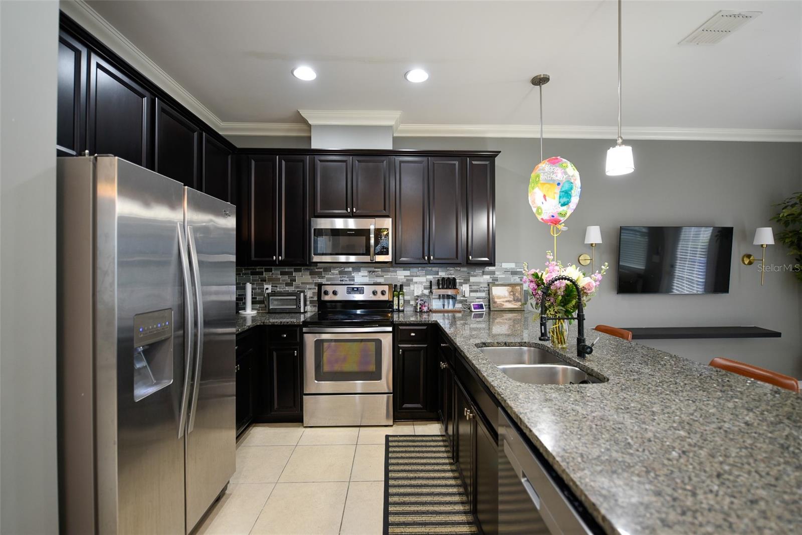 HAMPTONS - SECOND REP - Residential