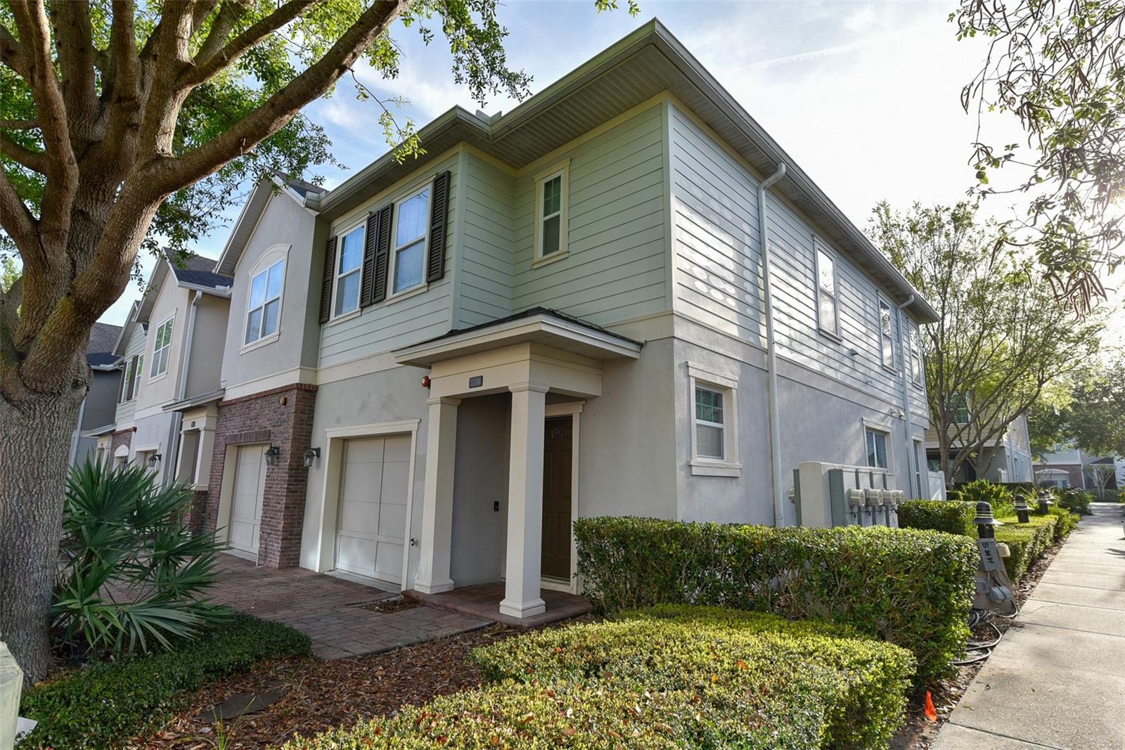 HAMPTONS - SECOND REP - Residential
