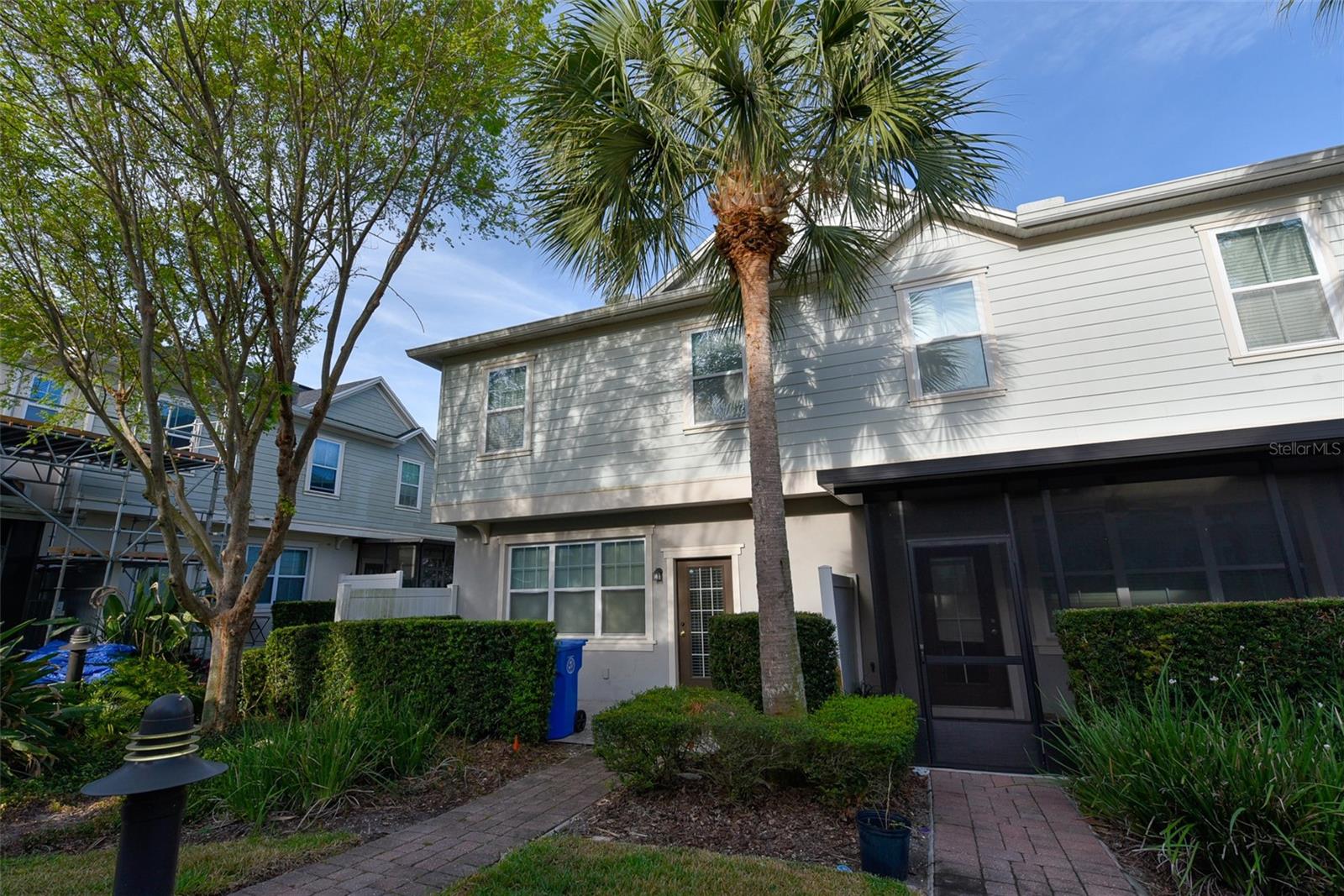 HAMPTONS - SECOND REP - Residential