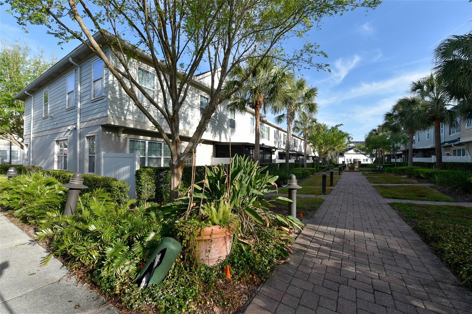 HAMPTONS - SECOND REP - Residential