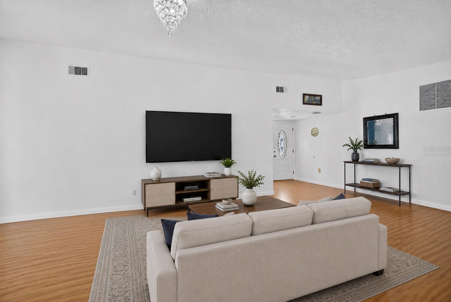 5579 W PINE CIRCLE