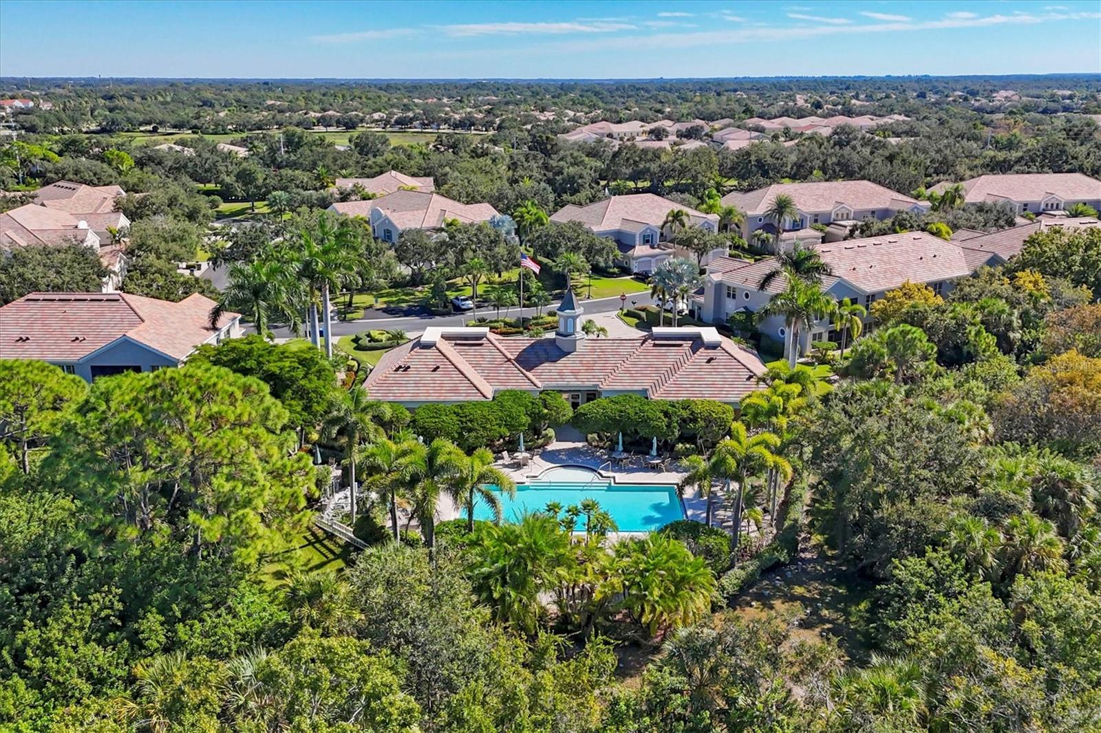 PARISIENNE GARDENS - Residential