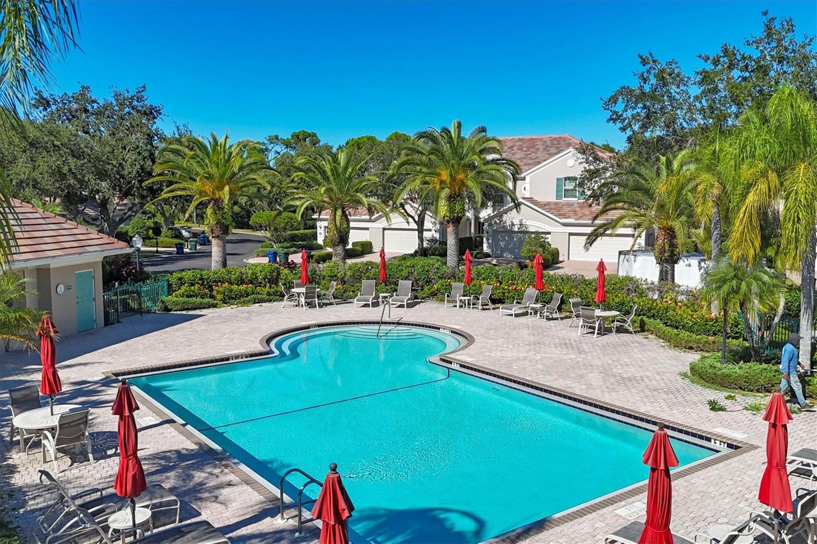 PARISIENNE GARDENS - Residential