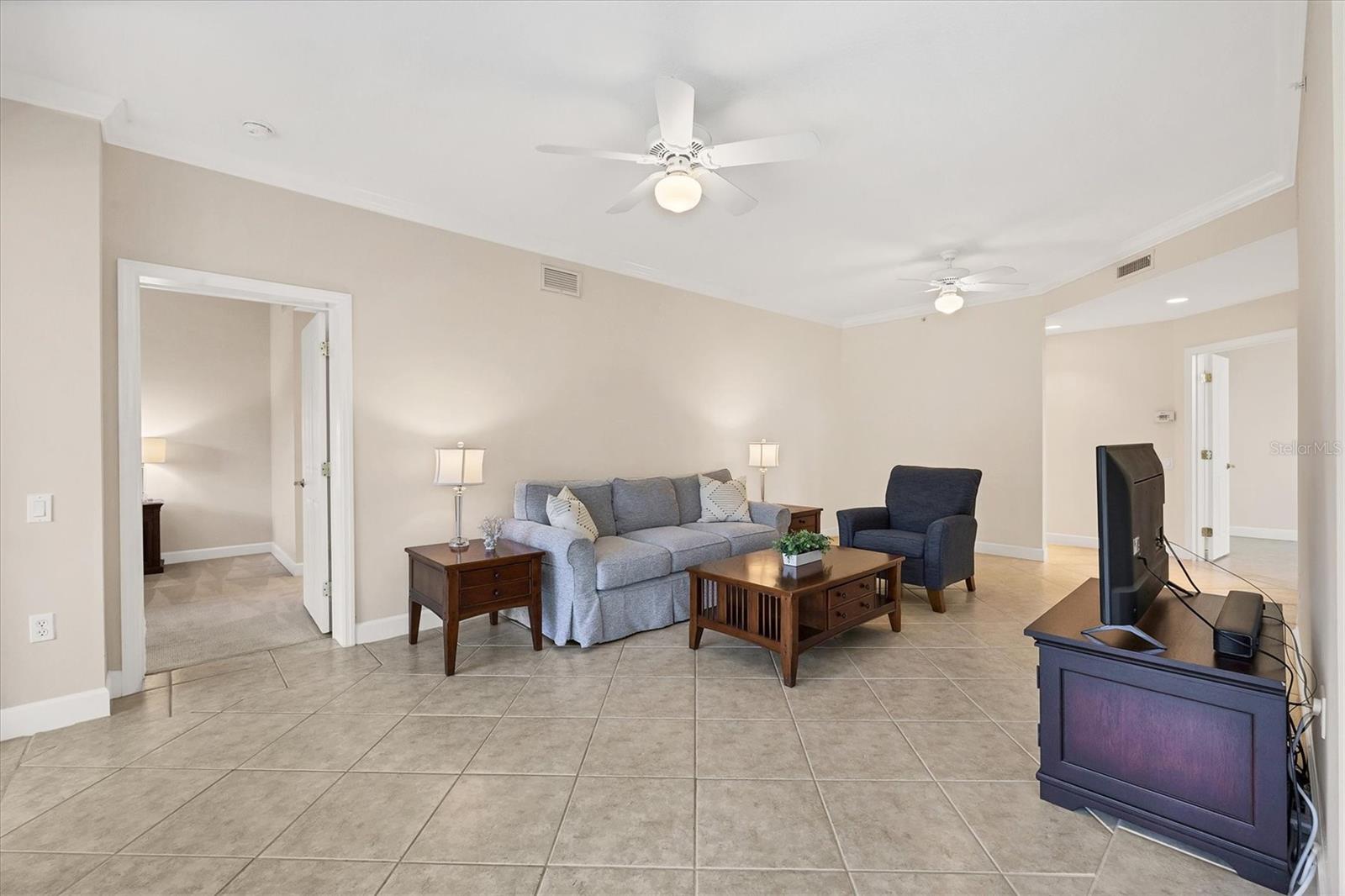 PARISIENNE GARDENS - Residential