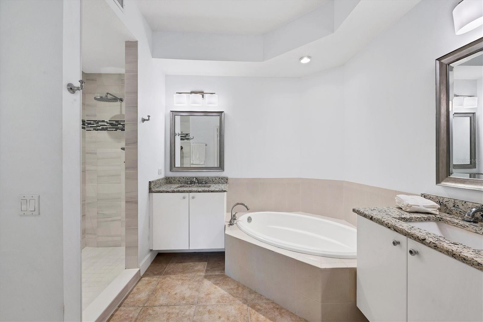 PARISIENNE GARDENS - Residential