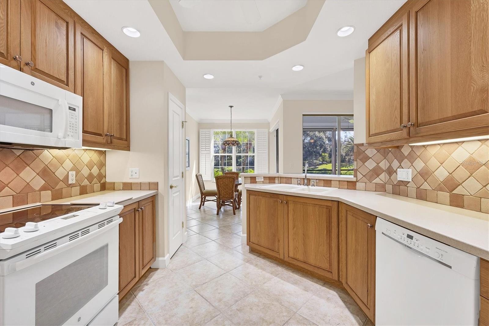 PARISIENNE GARDENS - Residential