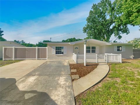 A home in PALM HARBOR