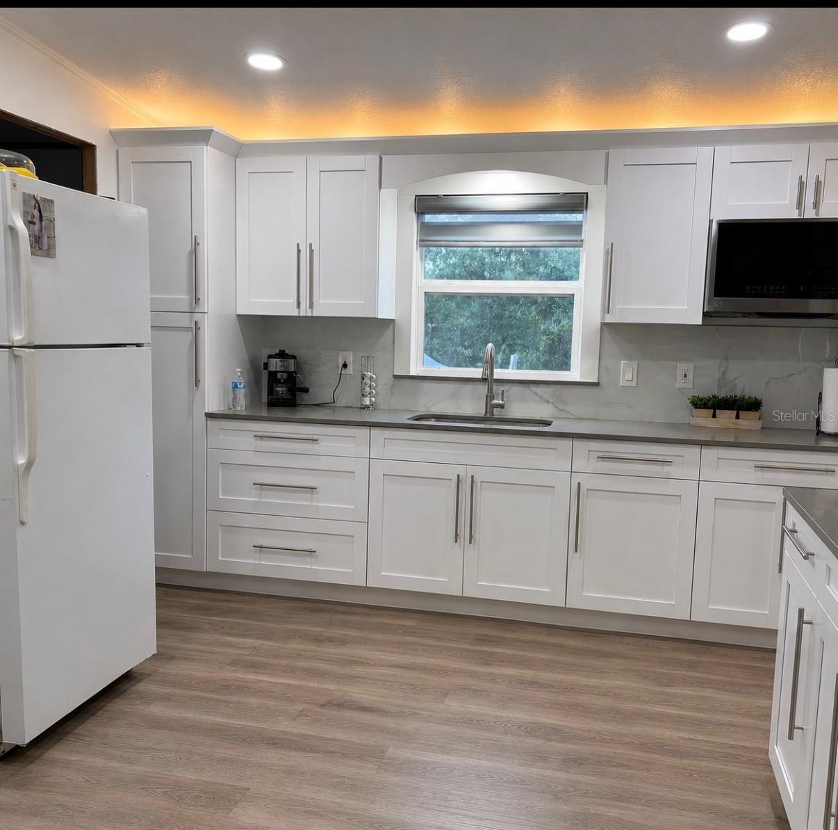 OAKRIDGE ESTATES - Residential
