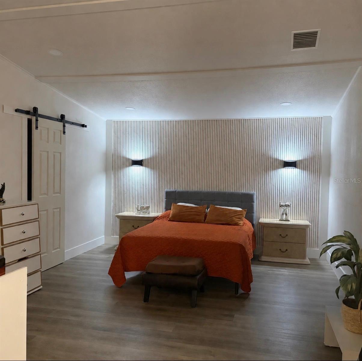 OAKRIDGE ESTATES - Residential
