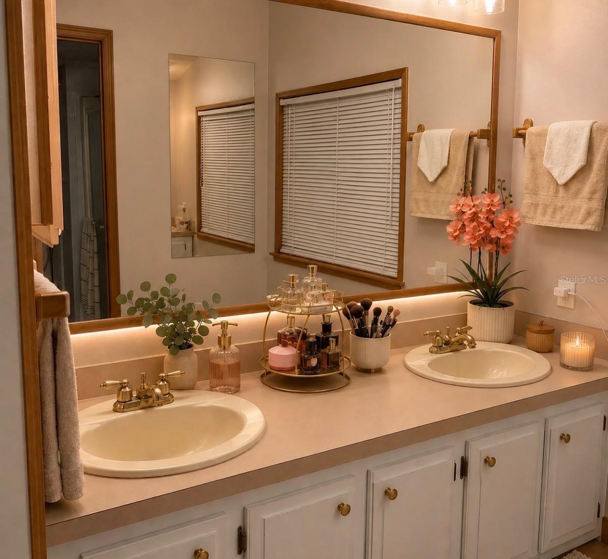 OAKRIDGE ESTATES - Residential