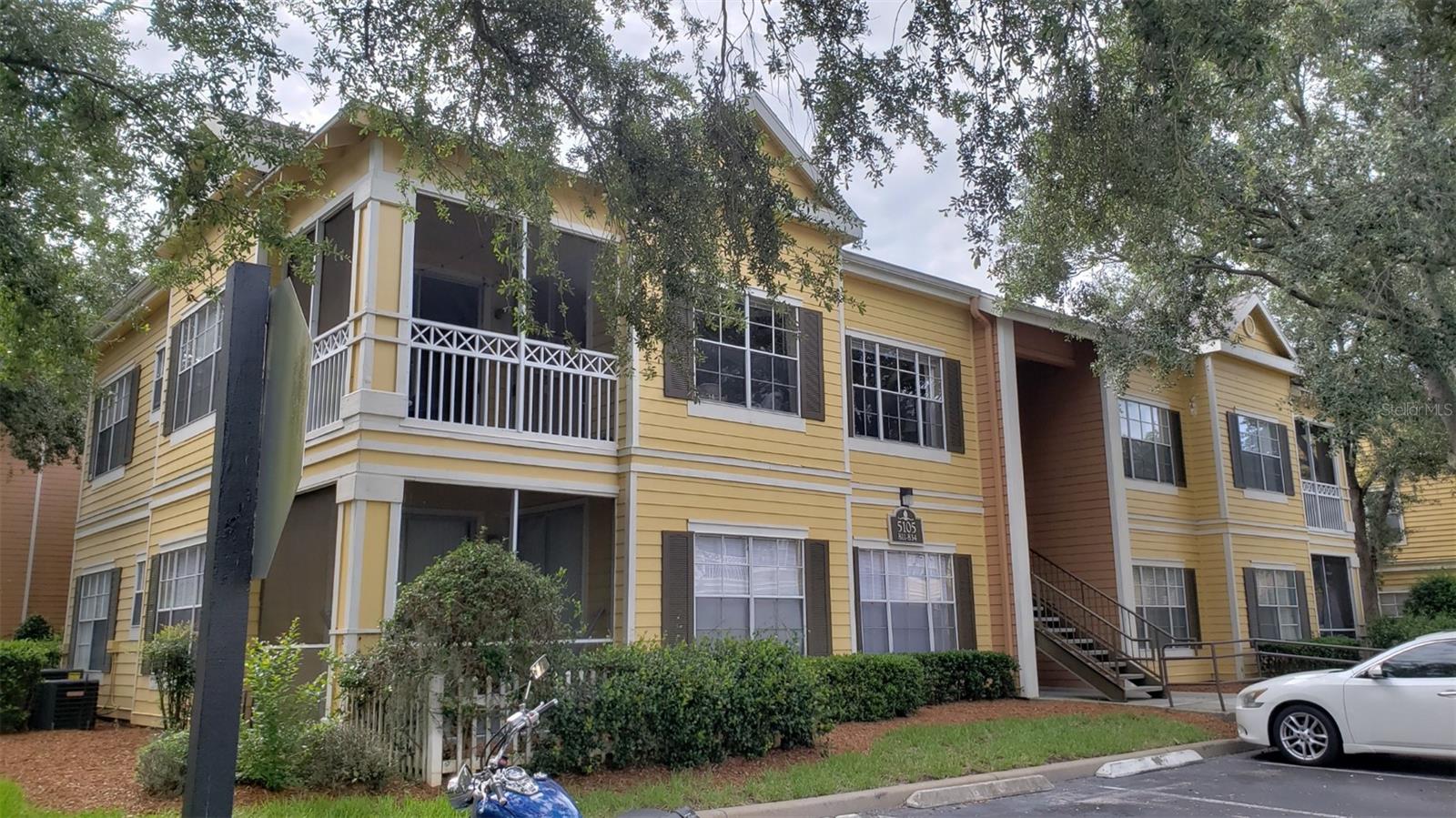 This spacious second-floor (top-floor) condo offers comfort and style, featuring brand-new carpet in the bedrooms and new vinyl plank flooring, with a Solarium and a balcony, perfect for relaxing. Located in the guard-gated Park Central community, residents enjoy access to multiple community pools, a fitness center, tennis courts, an on-site restaurant, and more. Conveniently situated just minutes from I-4, The Mall at Millenia, and Universal Orlando Resort.
Sorry No pets!
Application Fee: $50 each adult (18+)
**Full Credit/Skip/Eviction/Background check is done on all applicants.
**Please have the following documents ready to attach as JPEG or PDF:
- Drivers License
- (3) Pay Stubs
Don’t miss out—call today to schedule your viewing!